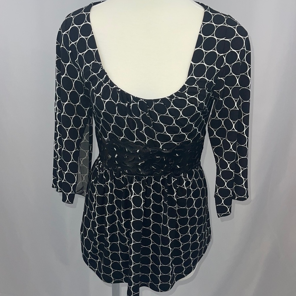 BCBG Max Azria scoop neck 3/4 split sleeves - M